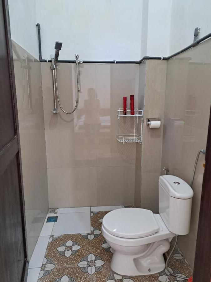 Riung Tiga Empat Tujuh Guesthouse Экстерьер фото