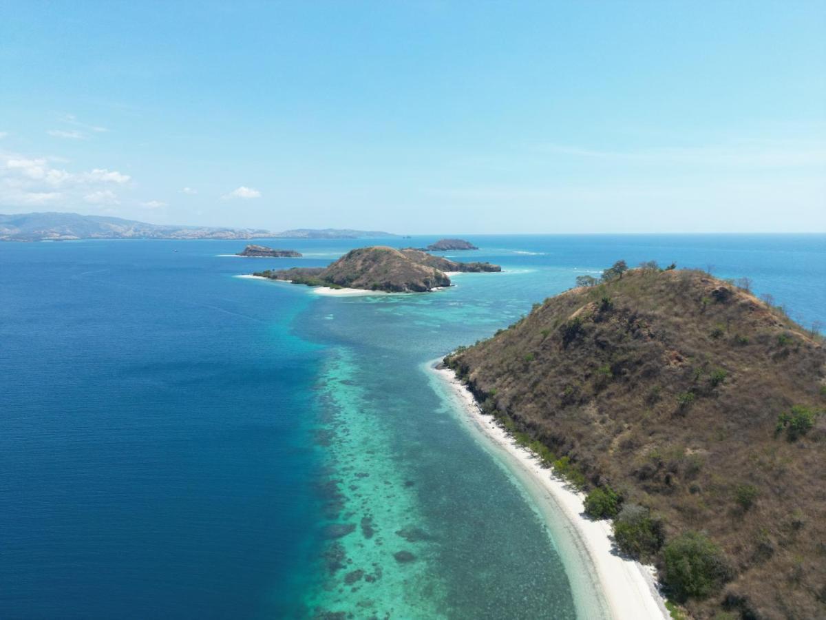 Riung Tiga Empat Tujuh Guesthouse Экстерьер фото