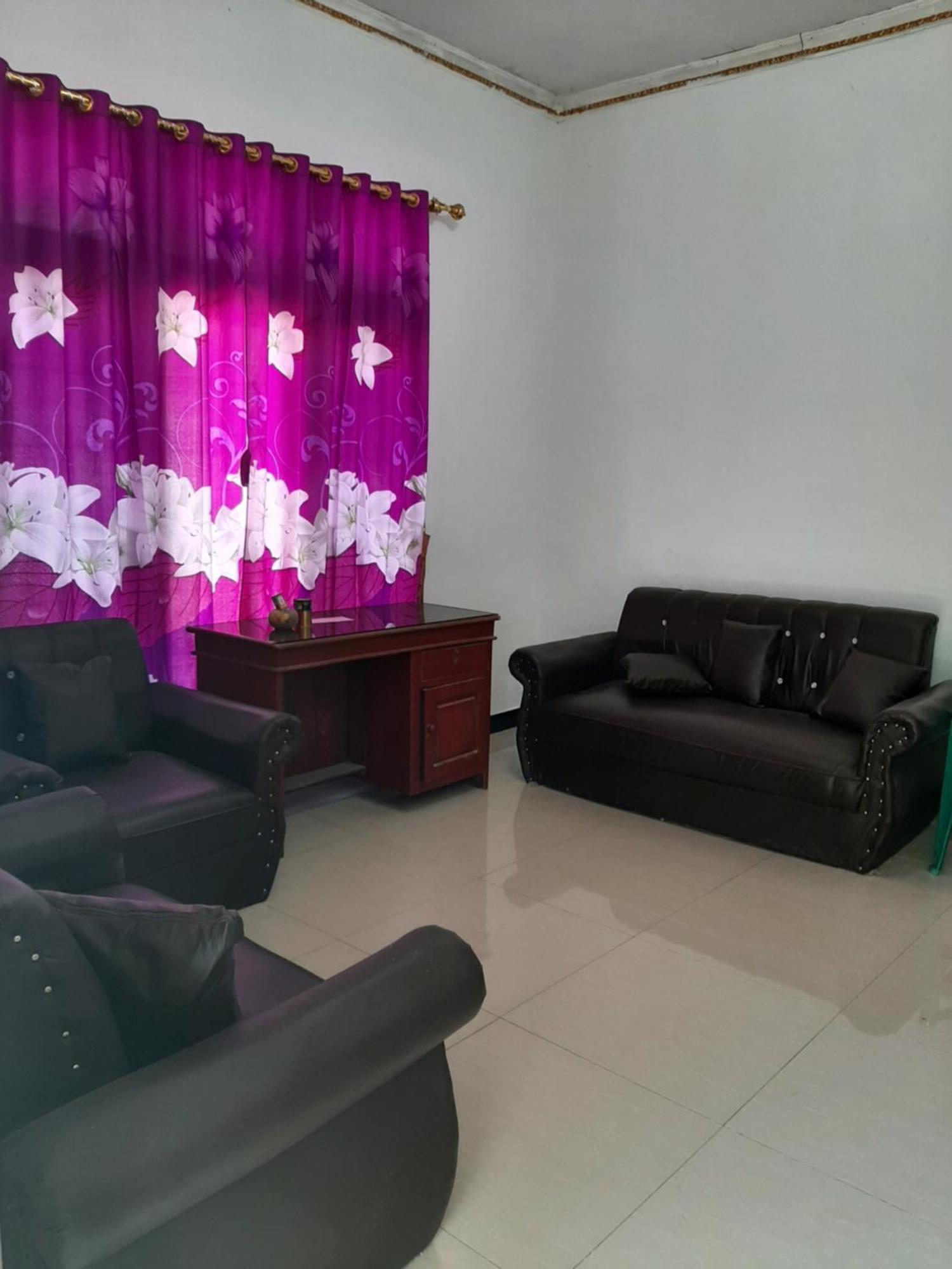 Riung Tiga Empat Tujuh Guesthouse Экстерьер фото