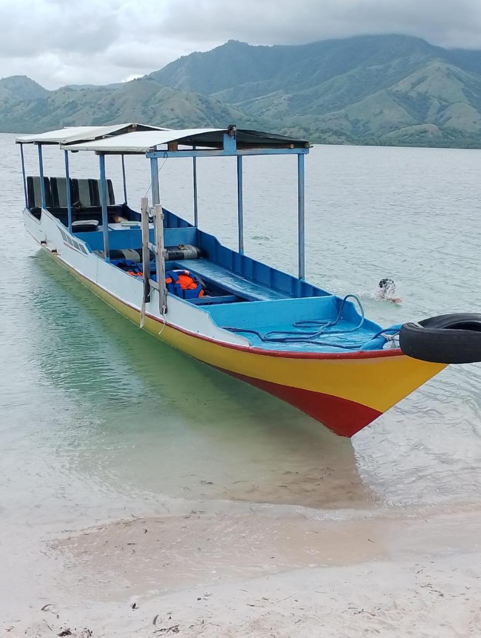 Riung Tiga Empat Tujuh Guesthouse Экстерьер фото